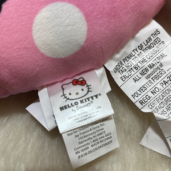 HELLO KITTY Travel Neck Pillow. - Picture 3 of 8